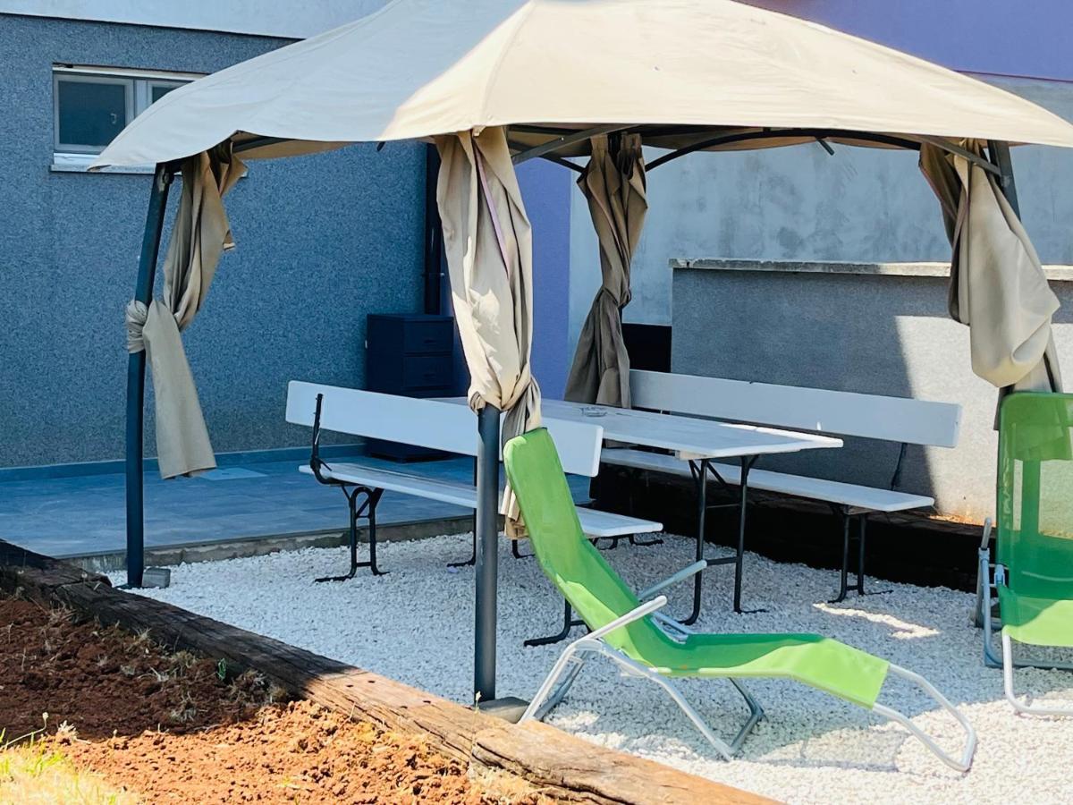 Marta Apartma Pula
